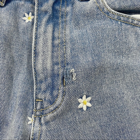 High Waisted Daisy Denim PacSun Mom Shorts - Picture 9 of 11